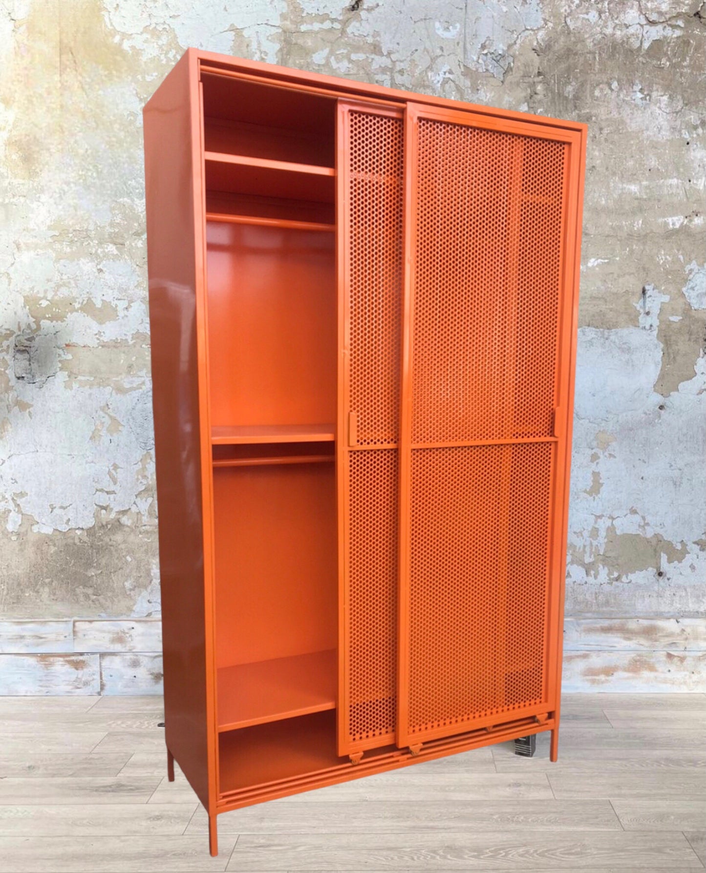 Magna Wardrobe