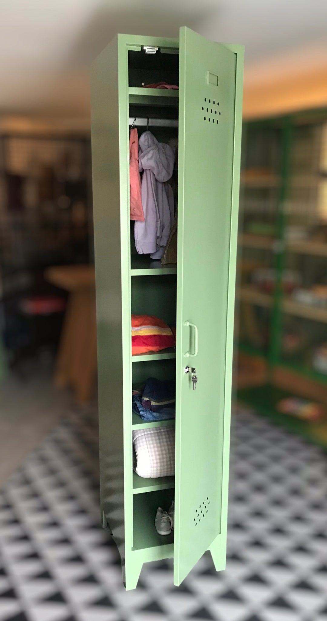 Pany Skinny Locker