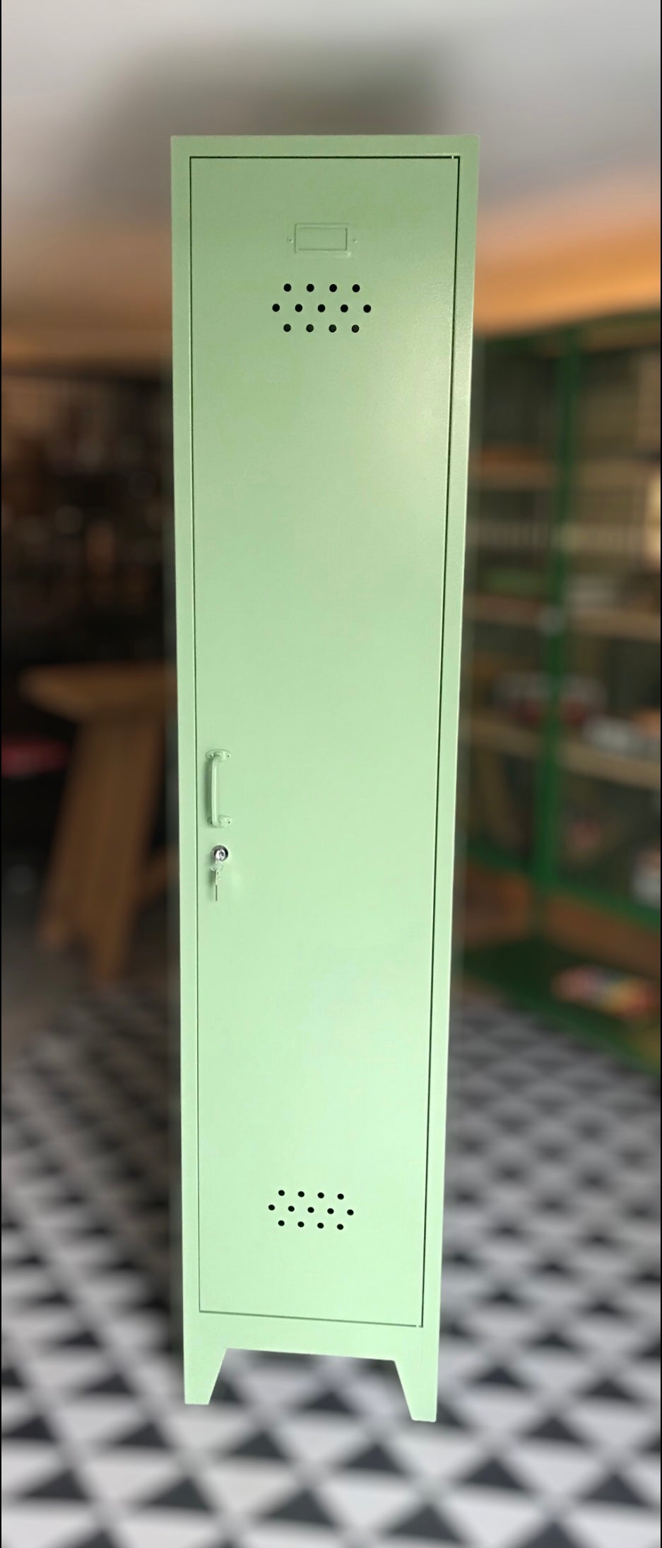 Pany Skinny Locker